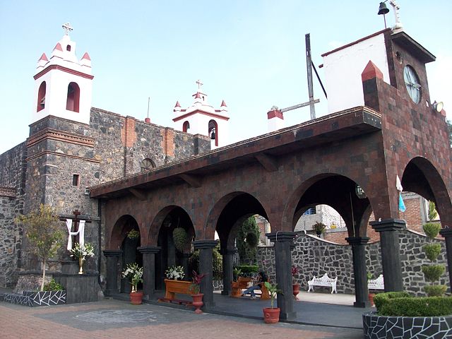 Señor del Calvario Church & Cave Chapel