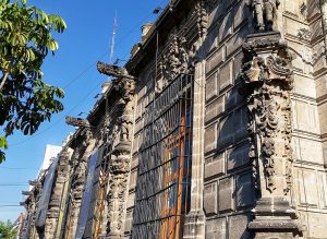 Casa de los Mascarones