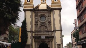 Señor de la Humildad Chapel / Manzanares Chapel