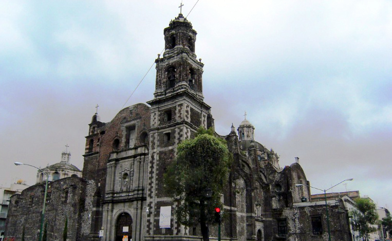 Iglesia y plaza Santa Catarina (Lagunilla)