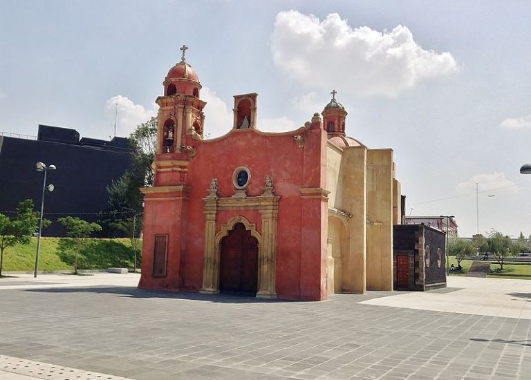 Capilla de la Inmaculada Concepción y Plaza Tlaxcoaque