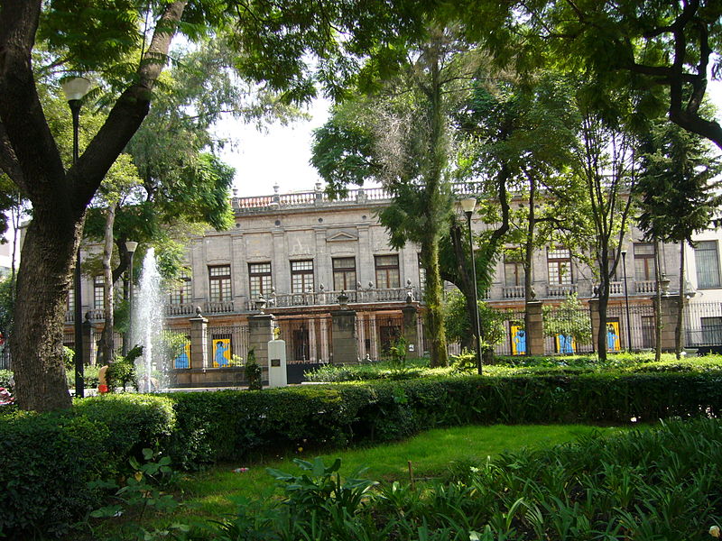 Plaza San Carlos – Parque Tabacalera