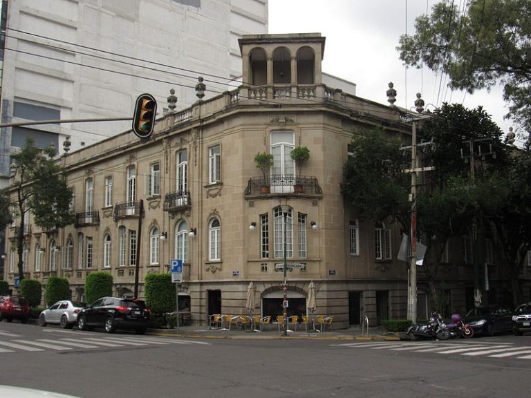 Edificio Balmori, Roma Norte