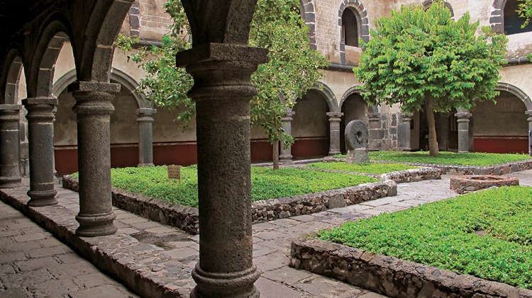 Pueblo Culhuacán and San Juan Evangelista Monastery