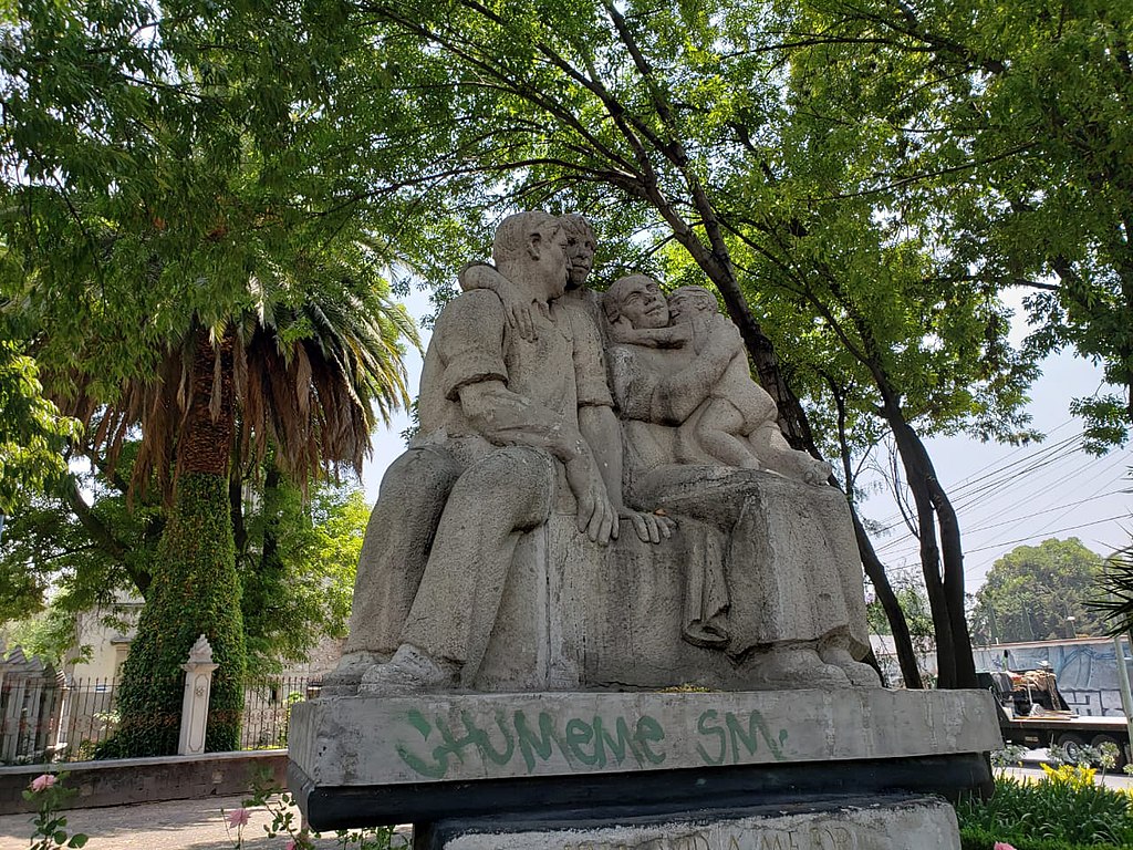 La Familia Proletaria Monument