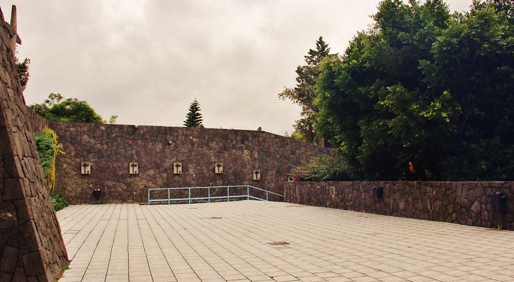 María Reina church